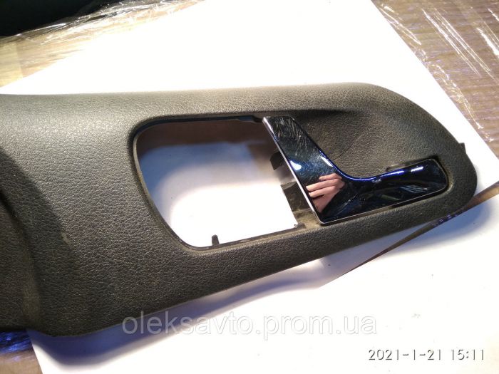 Ручка дверная внутренняя Skoda Octavia Tur 1996-2010 г.в., правая передняя 1U0837248B