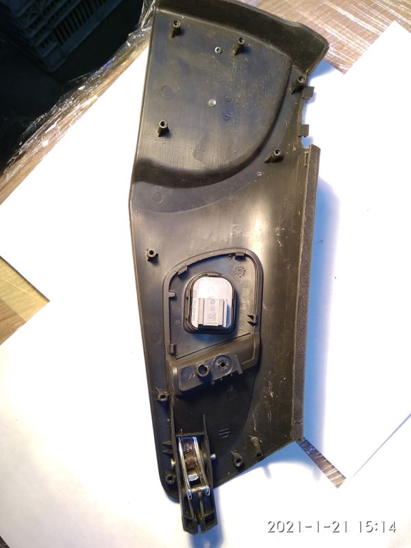 Ручка дверная внутренняя Skoda Octavia Tur 1996-2010 г.в., левая передняя 1U0837247B