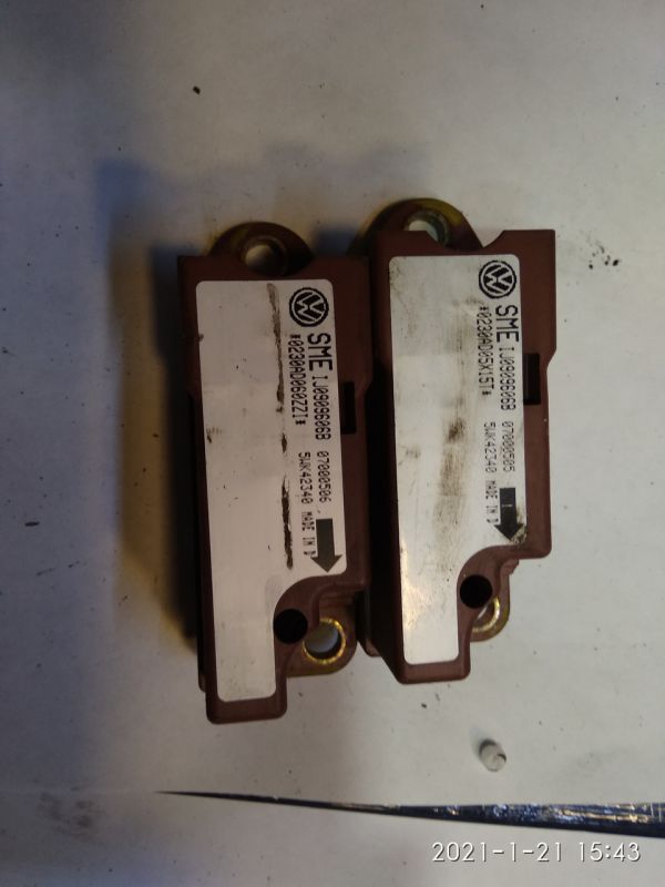 Датчик удара подушки безопасности Skoda Octavia, 1J0909606B, 5wk42340 VAG