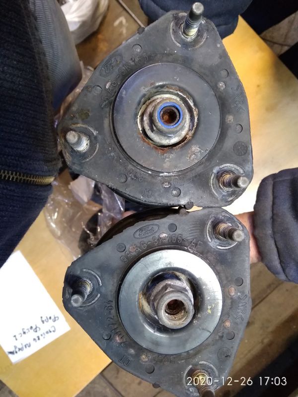 Передняя стойка, амортизатор, правая, левая Ford Fokus mk1, Форд Фокус 1, 333709, 333710