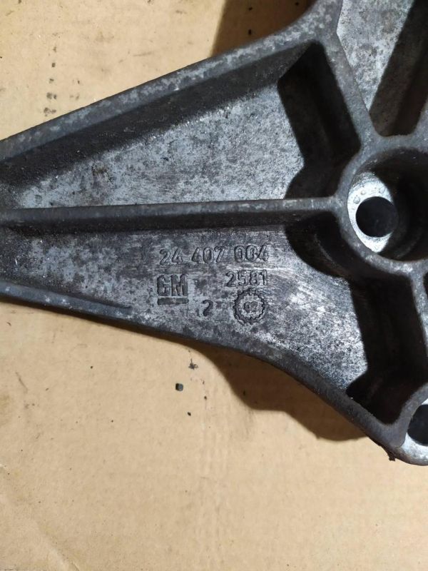 Кронштейн коробки передач, кронштейн КПП правый Opel Zafira А 2.2 DTI, 24407004, Опель Зафира А 2.2