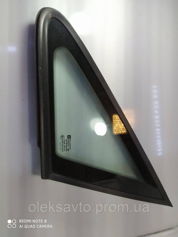 Стекло в кузов переднее левое, форточка, треугольник Opel Zafira A, 1999-2005 г.в., 90579339