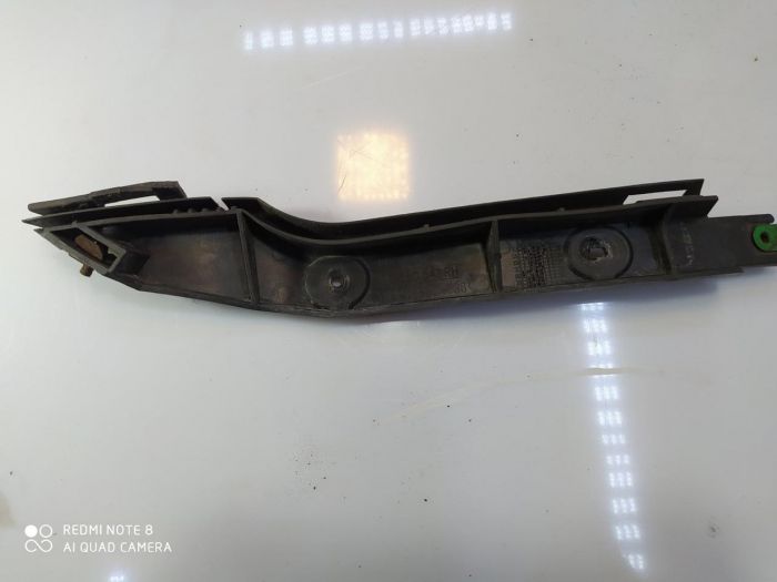 Кронштейн крепления бампера правый Opel Zafira А 2.2 DTI, 90580642