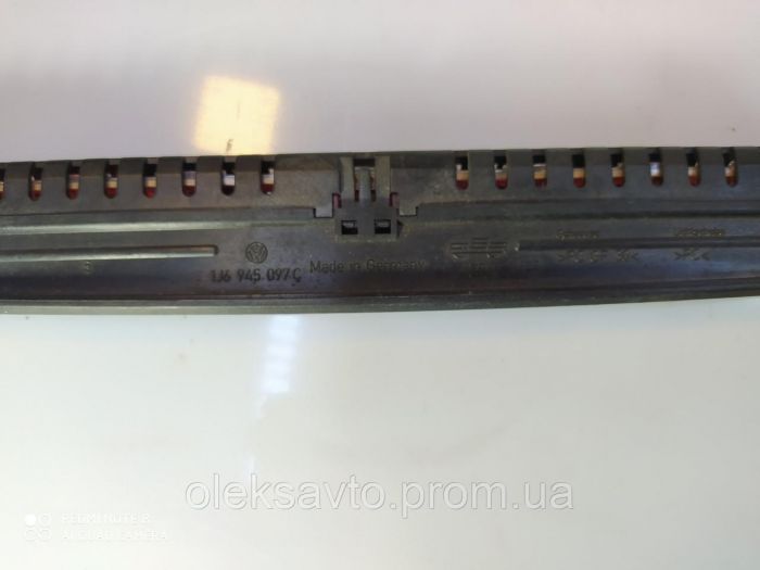 Дополнительный задний стоп Volkswagen Bora, Фольксваген Бора VW Golf  IV 1J6945097C