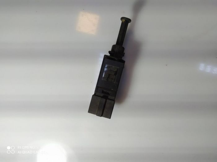Датчик включения стоп-сигна Volkswagen Bora, 1H0 927 189D, Фольксваген Бора 1998 – 2005 г.в. 1.6л. Бензин