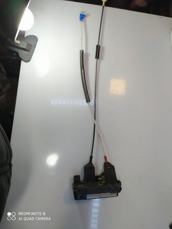 Замок двери левый задний Opel Zafira А, 24414134