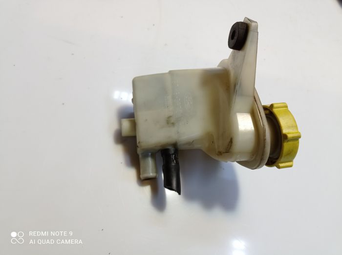 Бачок гідропідсилювача в зборі з кришкою Ford Ka mk1 97kb3r700ba