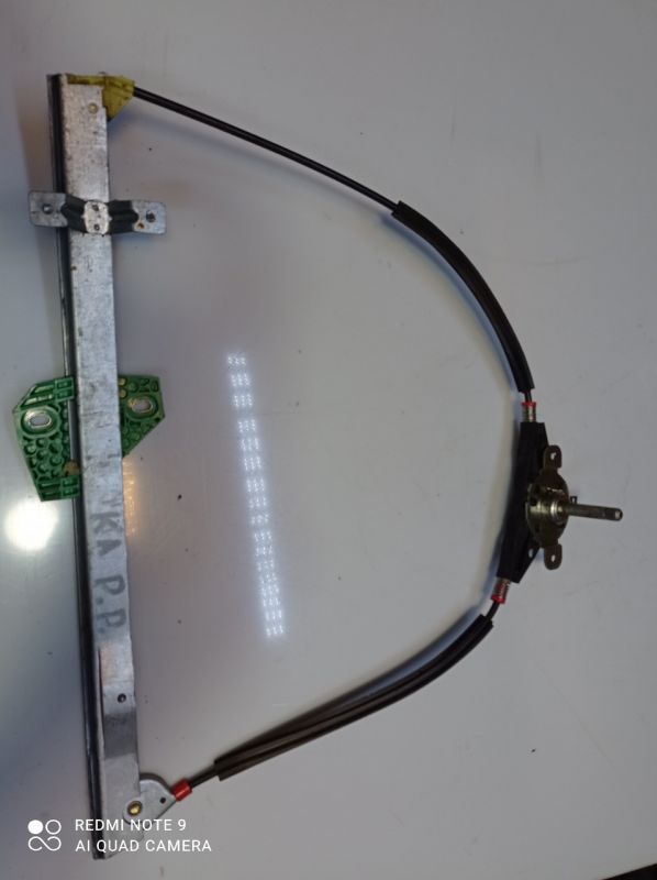 Стеклоподъёмник механический передний правый Ford Ka, 97KGB23200, AGK3D6A, Форд Ка 1996-2008 г.в.