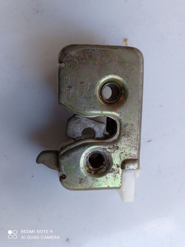 Замок крышки багажника Ford Ka mk1, 97KGB43102AC Форд Ка