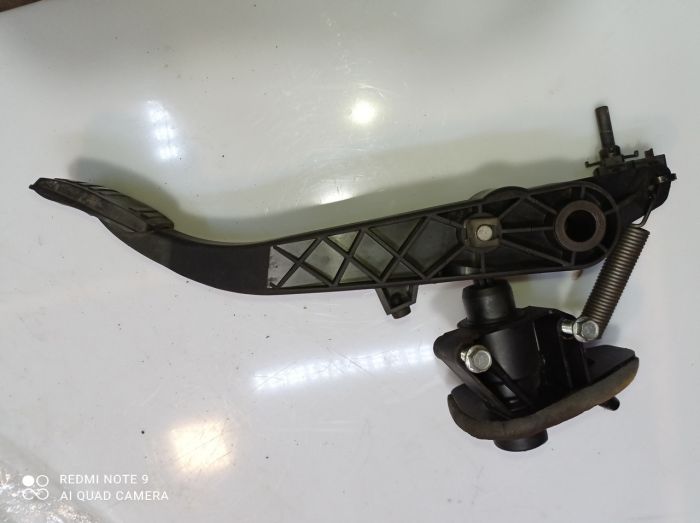 Педаль зчеплення циліндр зчеплення Ford Ka, 98KB7520AB Форд Ка 1996 - 2008 р.в.