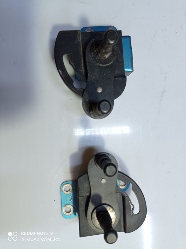 Кронштейн фиксации спинки задних сидений Ford Ka 97kgb667k02af 1997-2008 г.в. Форд Ка