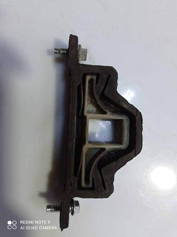 Подушка кулисы Ford Ka 96wt7n029ba, Форд Ка 1996 – 2008 г.в