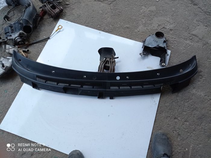 Накладка лобового стекла жабо Ford Ka 97KBB02216, 97KBB02217, Форд Ка 1996-2008 г.в.