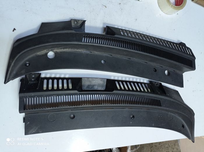 Накладка лобового стекла жабо Ford Ka 97KBB02216, 97KBB02217, Форд Ка 1996-2008 г.в.