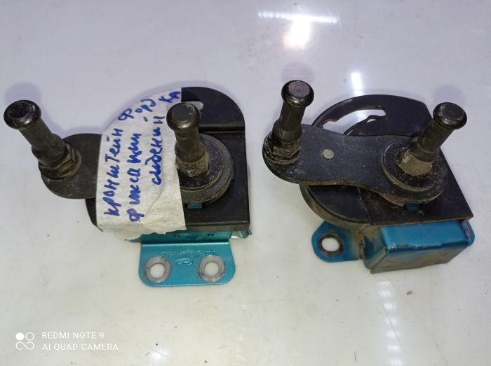 Засувка спинки заднього сидіння Ford Ка MK1, 97KG-B667K02-AF, 1996 - 2008 р.в.