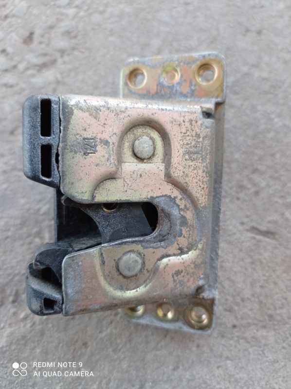 Замок багажника задней ляды Opel Zafira A, 90563999 5134083, Vectra B, Opel Astra G, Combo Omega