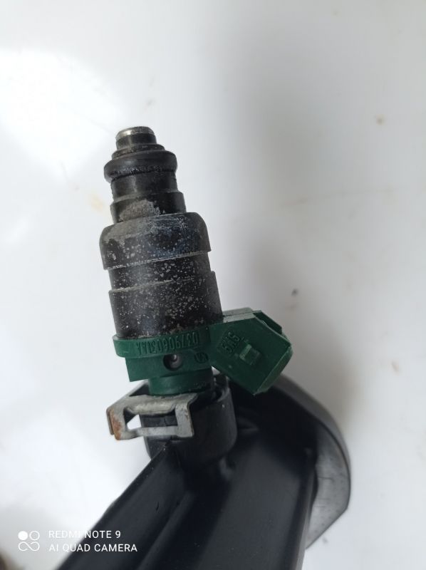 Форсунка впрыска топлива Skoda Octavia 1996-2010 г.в., 037906031АА. Комплект 4 шт. VW AUDI SKODA