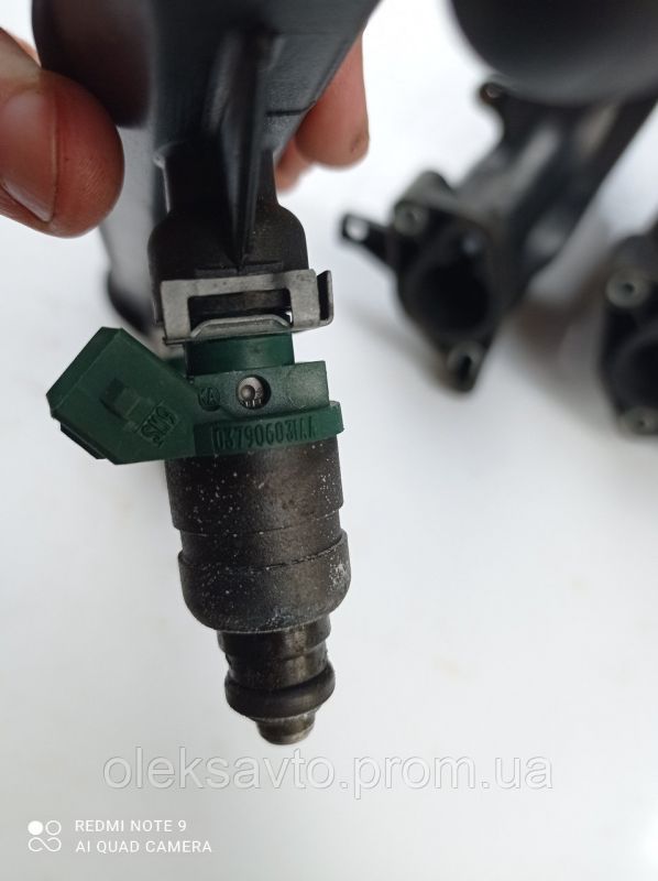 Форсунка впрыска топлива Skoda Octavia 1996-2010 г.в., 037906031АА. Комплект 4 шт. VW AUDI SKODA