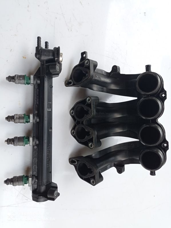 Распределитель топлива топливная рампа Volkswagen Bora 1.6, 06A133317A VAG
