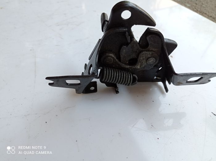 Замок капота VW Volkswagen Lupo Фольксваген Лупо  6x0823509g