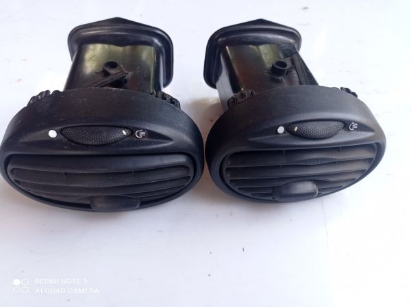 Дефлектор салона воздушный, воздуховод,  Ford Focus 1 (Форд Фокус 1) 98AB19893BJW