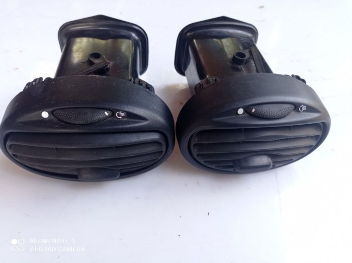 Дефлектор салона воздушный, воздуховод,  Ford Focus 1 (Форд Фокус 1) 98AB19893BJW