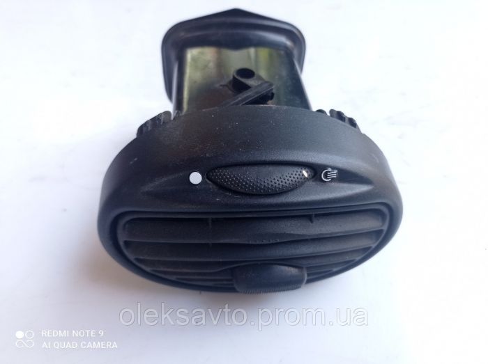 Дефлектор салона воздушный, воздуховод,  Ford Focus 1 (Форд Фокус 1) 98AB19893BJW