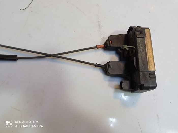 Замок двери правый задний Opel Zafira А, 90561158