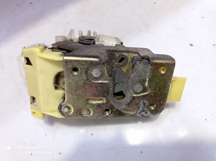 Замок двери задней правой Ford Focus 1 1998 – 2007 г.в., XS41A26412BG 2pin