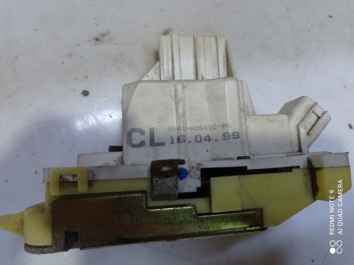 Замок двери задней правой Ford Focus 1 1998 – 2007 г.в., XS41A26412BG 2pin
