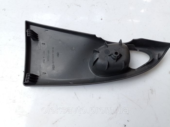 Накладка на ручку задней правой двери Ford Focus 1 1.6 бензин, 1998 – 2007г.в., 98ABA266A20
