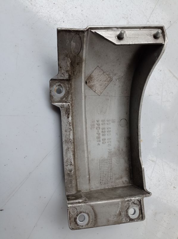 Планка под фонарь правая Opel Zafira A, Опель Зафира А, 90580804