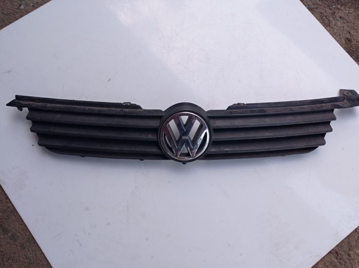Решітка радіатора Volkswagen Lupo, Фольксваген Лупо 1.0 бензин, 6X0853653A01C