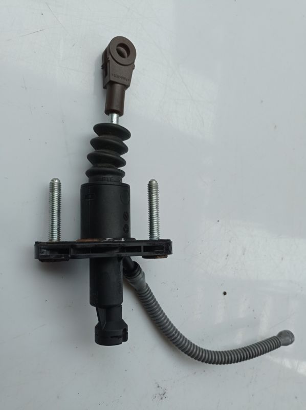 Главный цилиндр сцепления Opel Astra G-H, Zafira A-B, Опель Зафира А, 90581565, 5679307