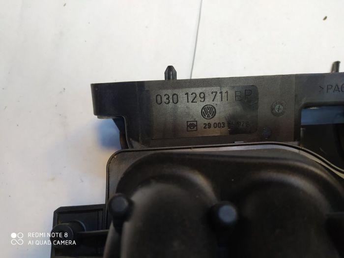 Впускной коллектор Volkswagen Lupo 1.0 бензин, 030 129 711 BP