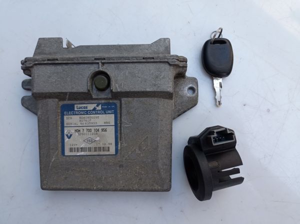 Блок управления двигателем Renault Clio 2, 1.9 дизель, Рено Клио 2, HOM7700104956