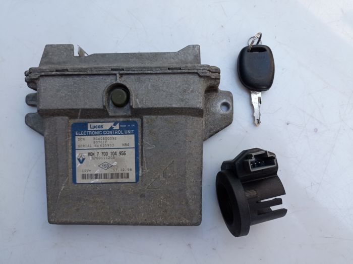 Блок управления двигателем Renault Clio 2, 1.9 дизель, Рено Клио 2, HOM7700104956