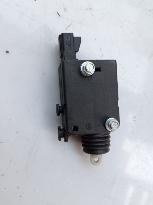 Привод замка багажника Опель Зафира, Opel Zafira А, 90460062