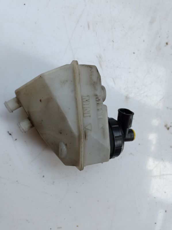 Бачок главного тормозного цилиндра Renault Clio 2, Рено Клио 2, 7700417649