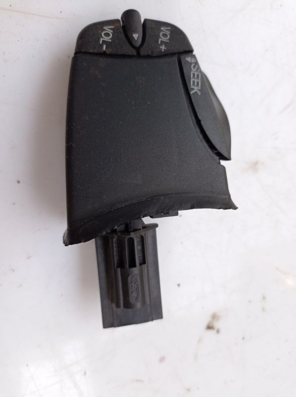Переключатель подрулевой управления магнитолой Ford Focus 1, Форд Фокус 1, 1998-2004 г.в., 98AB14K147AC