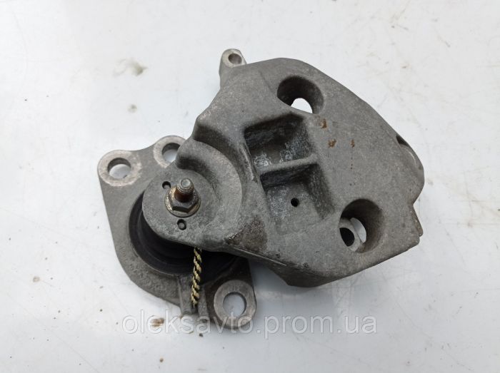 Подушка опора двигателя правая 1.5 Dci Renault Clio 2, Рено Клио 2, 8200267625