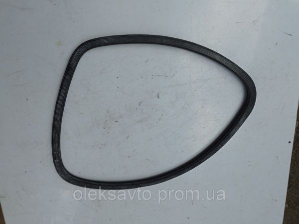 Уплотнитель бокового стекла Ford Ка, Форд КА 1996-2008, 1.3 бензин