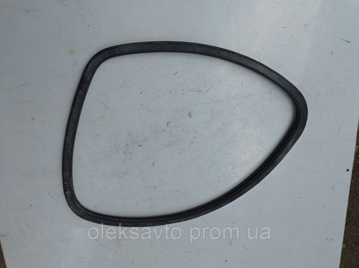 Ущільнювач бокового скла Ford Ка, Форд КА 1996-2008, 1.3 бензин