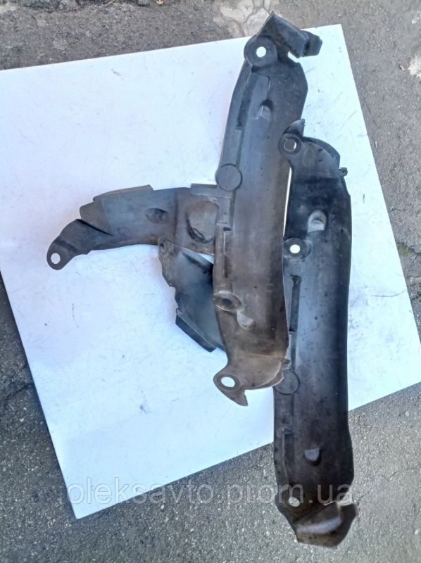Підкрилок передній лівий, правий Renault Clio 2, Рено Кліо 2, 7700836702, 7700836703
