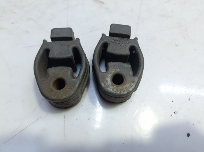 Подушка крепления глушителя Ford Ка, Форд Ка 1996 - 2008г.в., 1.3 бензин, 98AB5A262EA
