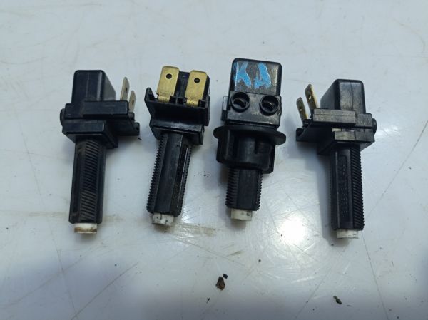 Датчик включения стоп-сигнала Ford Ка, Форд Ка 1996 - 2008г.в., 1.3 бензин, 82GB13480AA