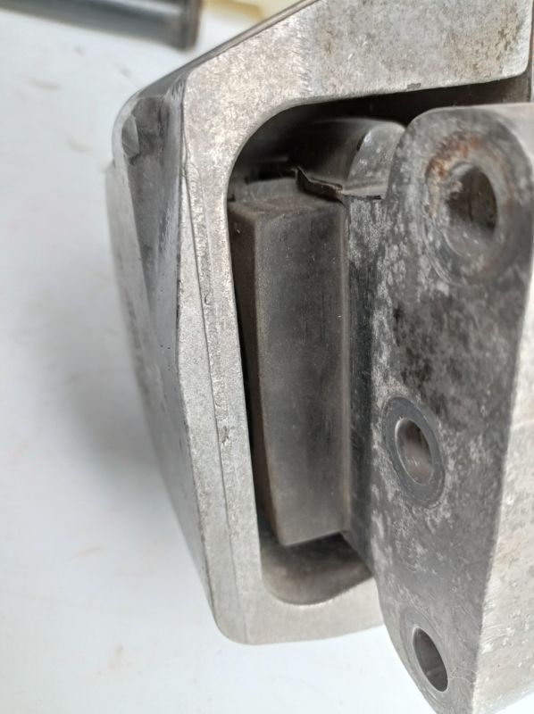 Подушка двигателя Volkswagen Lupo, Фольксваген Лупо 1.4 дизель, 6N0199167BE