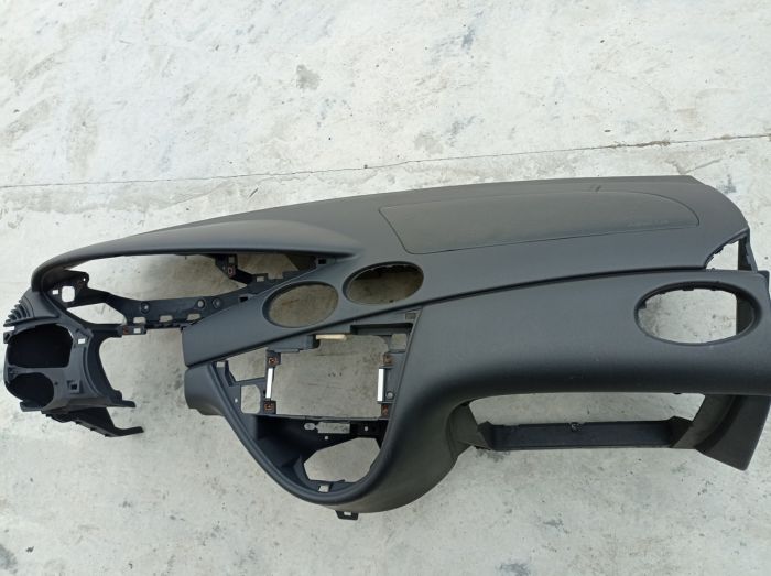 Торпедо консоль Ford Focus 1, Форд Фокус