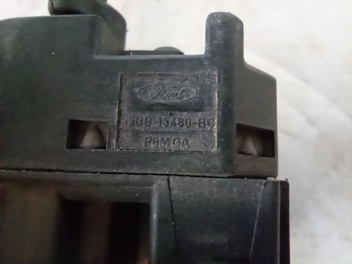 Датчик включення стоп-сигналу Ford Focus 1, Ford Focus, 93BB13480BC