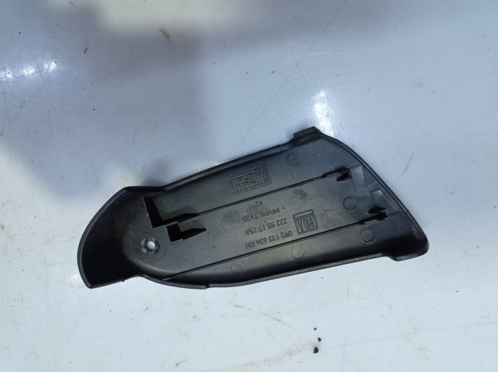 Заглушка сиденья правая Opel Zafira A, 09133634